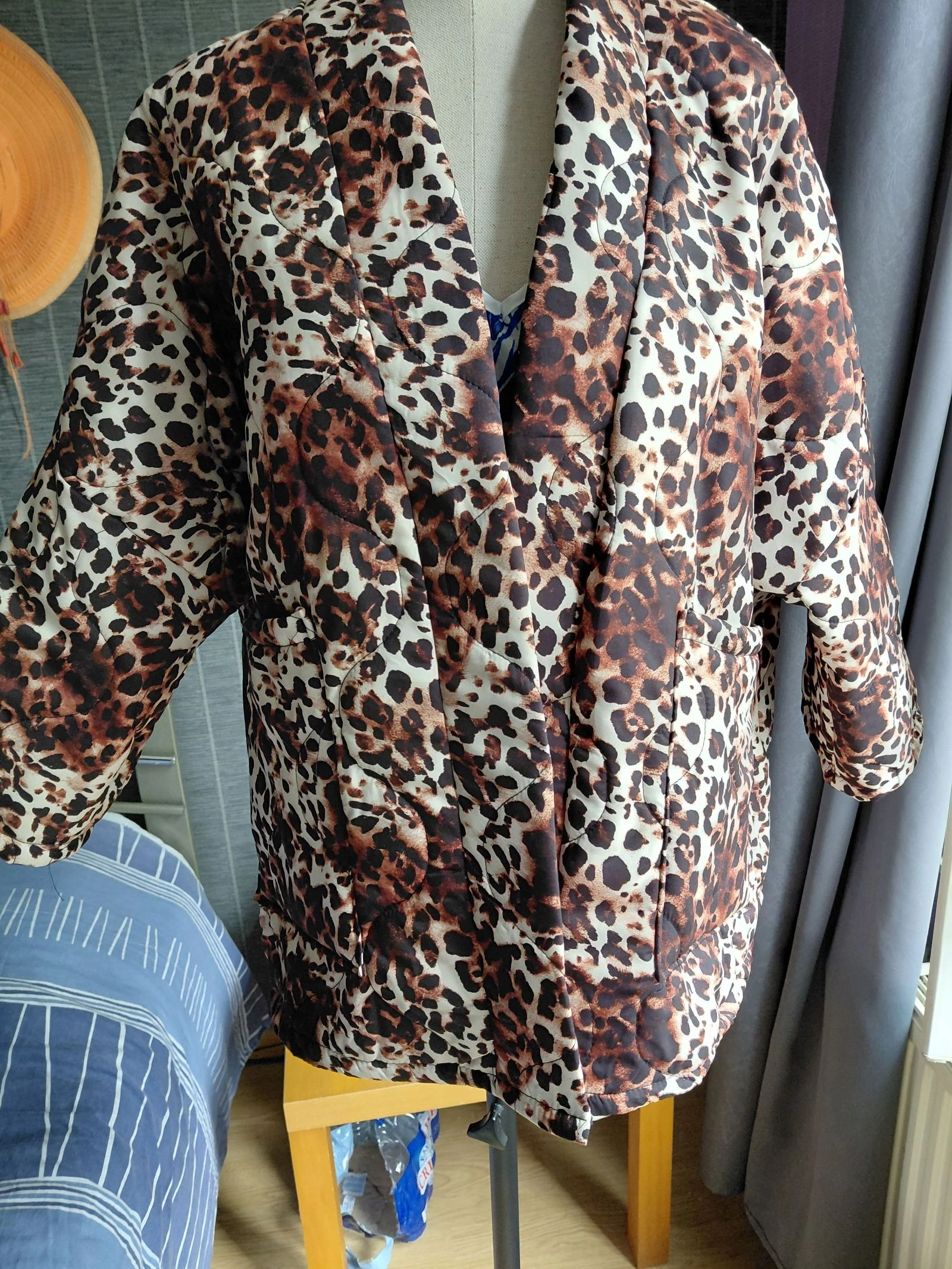Très jole veste léopard femme taille U